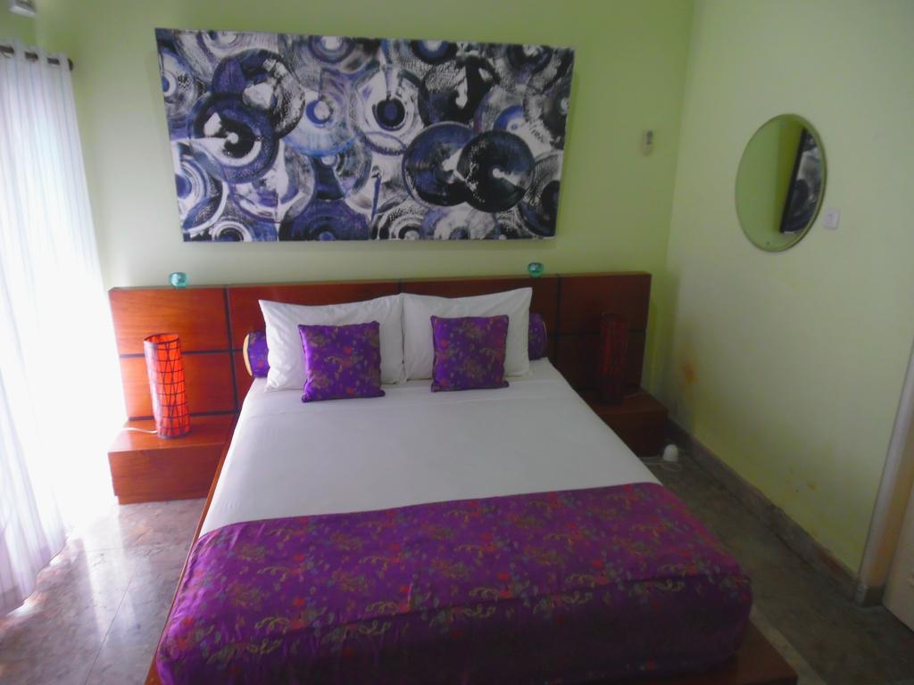 Lazy Monkey Hotel Senggigi Bilik gambar