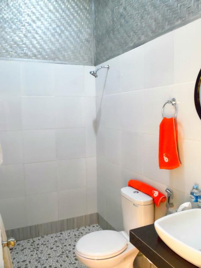 Lazy Monkey Hotel Senggigi Bilik gambar